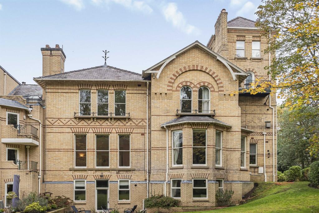 2 bedroom apartment for sale in West Lynn, Devisdale Road, Altrincham, WA14